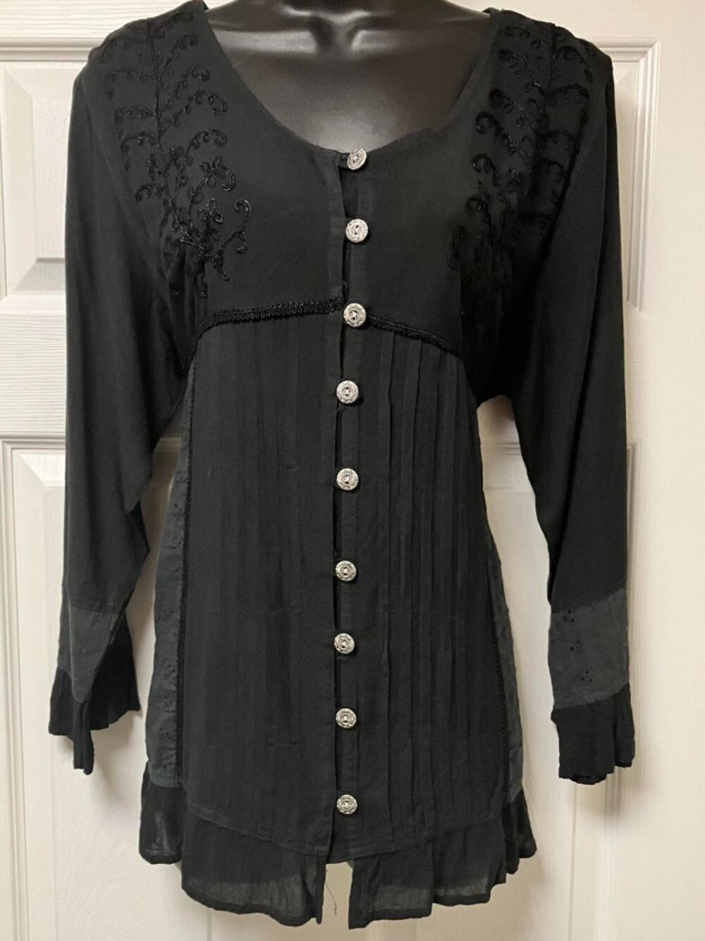 Scully Black Tunic Western Lace Size LG Flowy with tie back Brand New with Tags